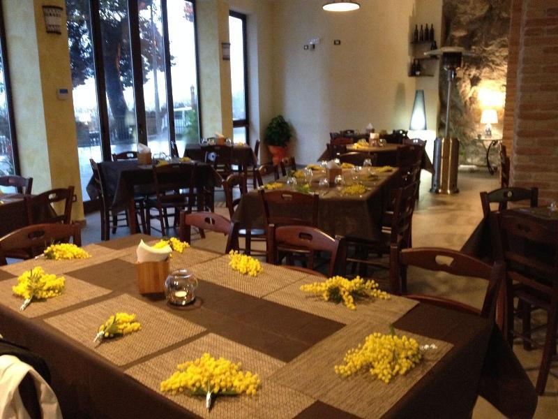 Locanda Del Drago Монреале Екстериор снимка