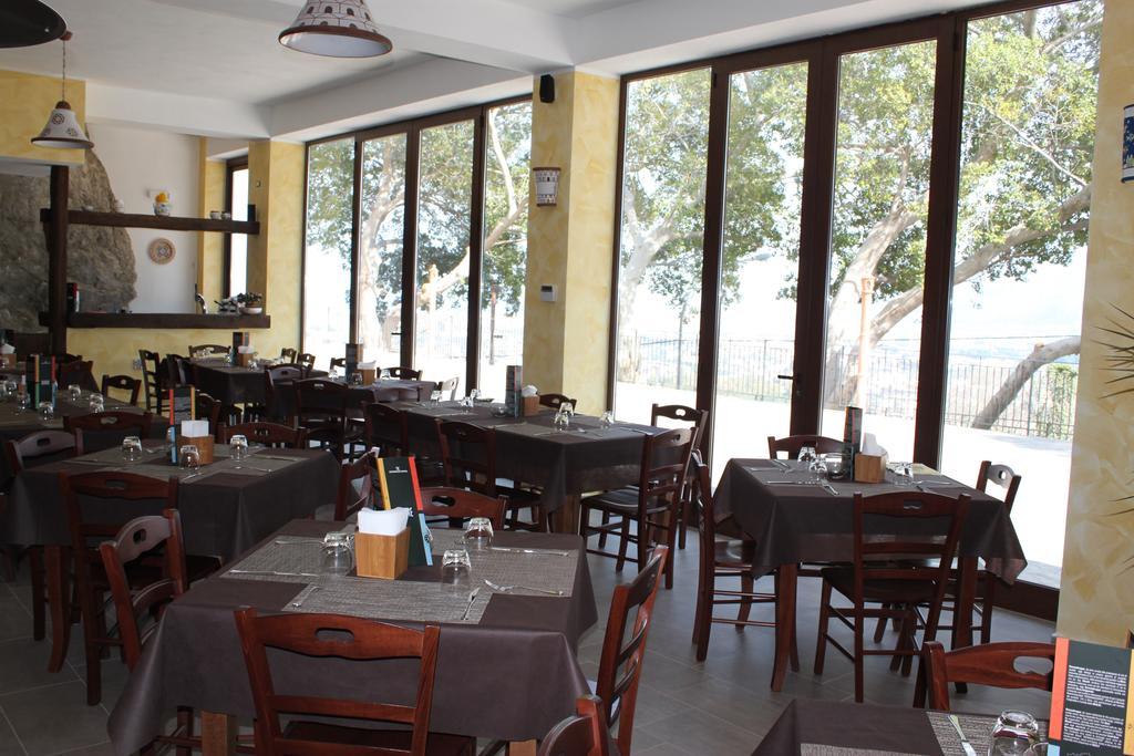 Locanda Del Drago Монреале Екстериор снимка